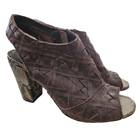 Django & Juliette Australian Leather Heel Sandals - Picture 4 of 12